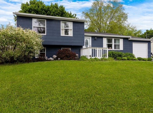 4229 Hunting Creek Drive, Clay, NY 13041