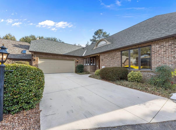 4 Chalford Place, Pinehurst, NC 28374