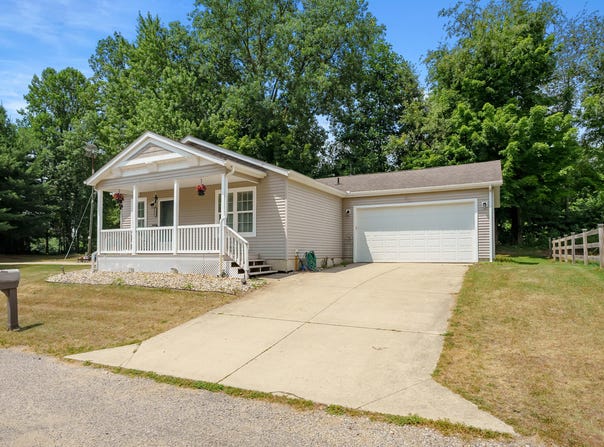 54438 River Birch Drive, Eau Claire, MI 49111