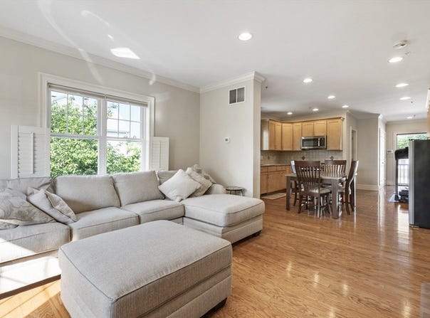 50 Clemence St, Cranston, RI 02920