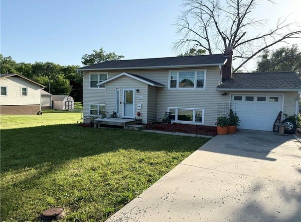 913 N Pine Street, Cameron, MO 64429