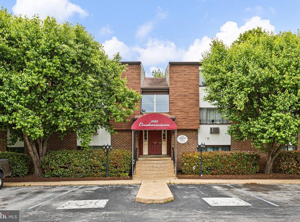 610 W 11TH, NEW CASTLE, DE 19720