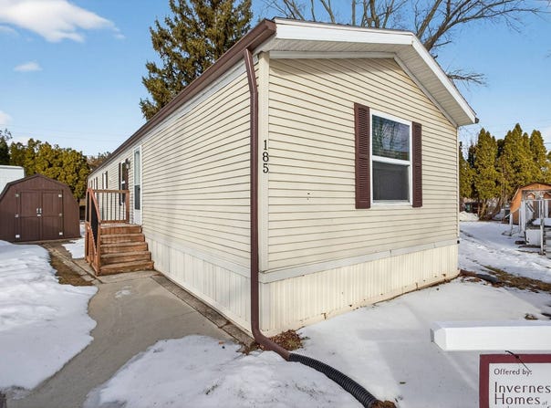 185 Preswick, Temperance, MI 48182