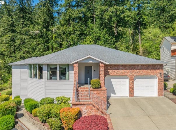 129 CEDAR FALLS DR, Kelso, WA 98626