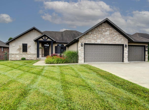 4604 E Kentbrook Drive, Springfield, MO 65802