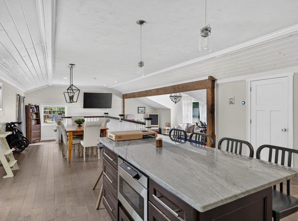6 Ida Way, Freetown, MA 02702