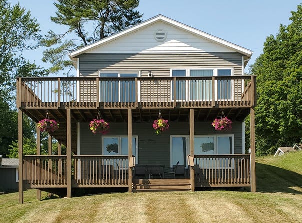 3718 Peterson Drive, Gobles, MI 49055