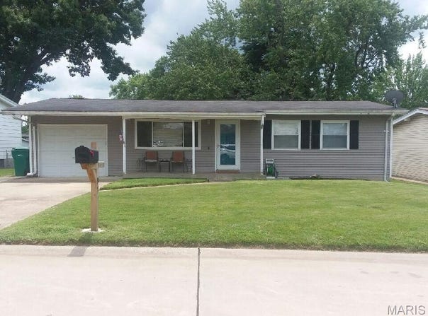 97 Huck Finn Drive, St Charles, MO 63303