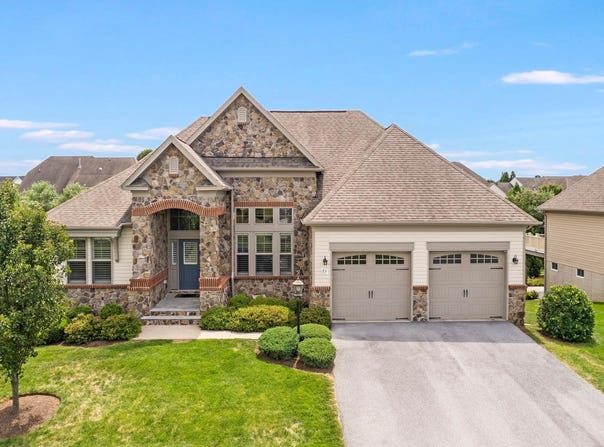 63 POTOMAC CROSSING Street, CHARLES TOWN, WV 25414