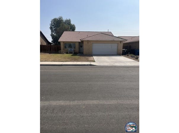 1910 Canon Dr, Imperial, CA 92251