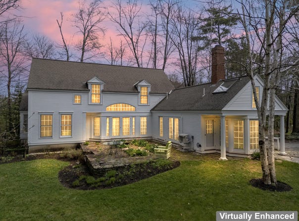 18 Zeitler Farm Road, Brunswick, ME 04011