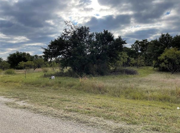 817 Feather Bay Dr. Drive, Brownwood, TX 76801