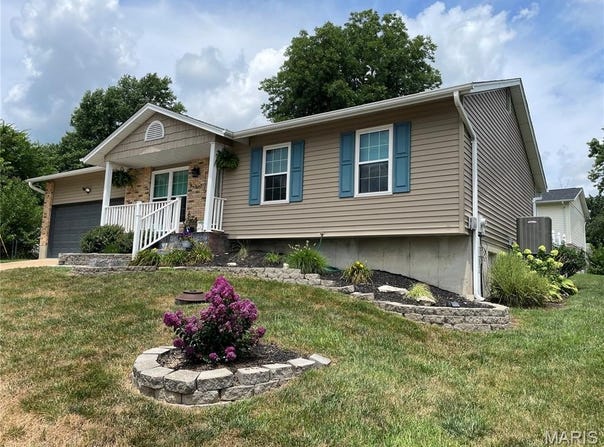 1735 Ballard Drive, Imperial, MO 63052
