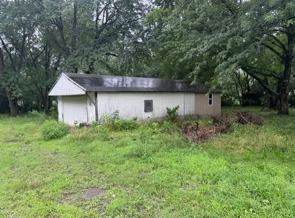 000 Lowell Street, Amity, MO 64422