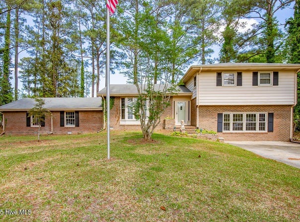 5218 Springwood Drive, Trent Woods, NC 28562