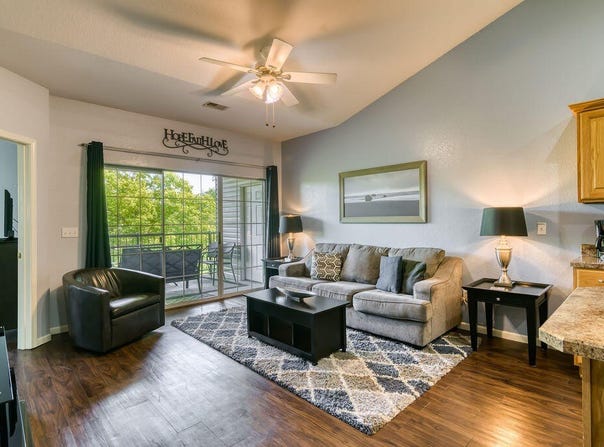 813 Holiday Ridge, Branson, MO 65616