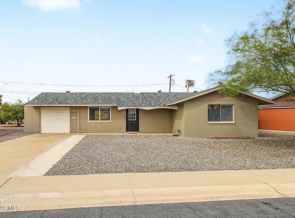 12214 N AUGUSTA Drive, Sun City, AZ 85351