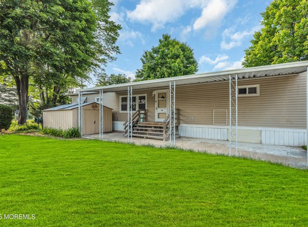 23 Southwind Circle, Jackson, NJ 08527