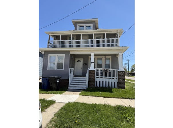 1701 Edgewood Ave, Racine, WI 53404