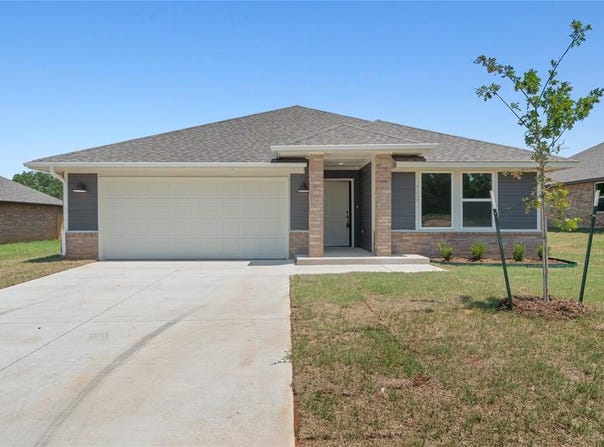 4629 Lincoln Landing, Harrah, OK 73045