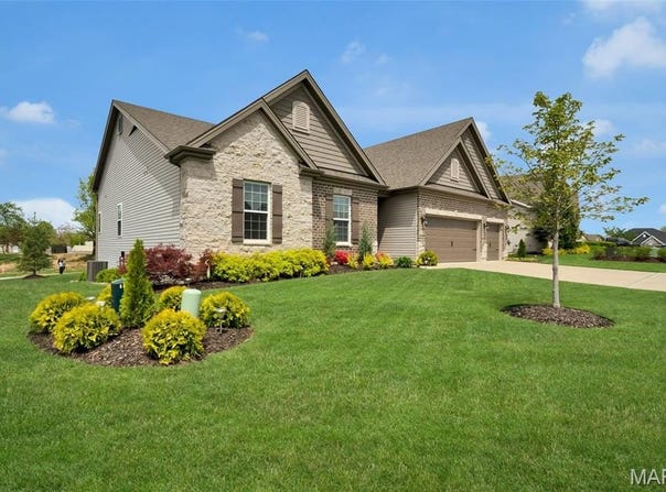 501 Upper Ridgepointe Court, Lake St Louis, MO 63367