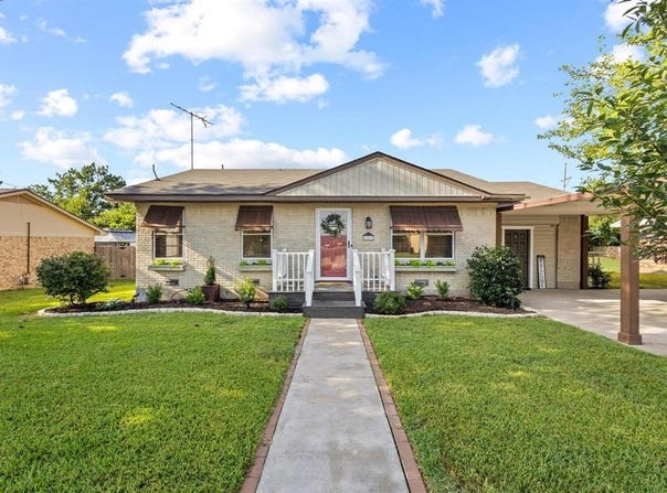 807 Texas Street, Trenton, TX 75490