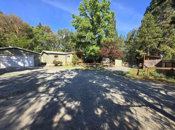 7394 Monument Drive, Grants Pass, OR 97526