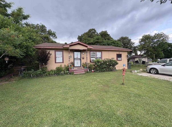 1309 Fourth, Earle, AR 72331