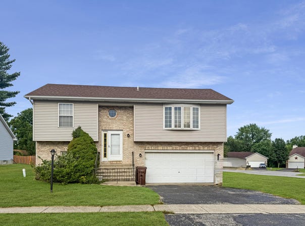 12343 Vanderberg Place, Crown Point, IN 46307