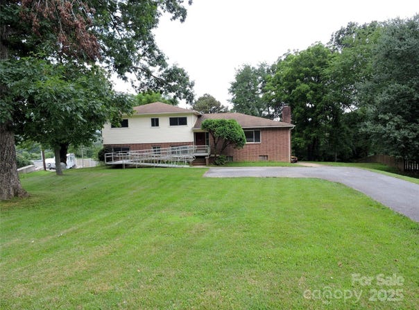 324 Whispering Hills Drive, Hendersonville, NC 28792
