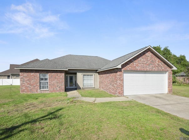 2227 BENEDETTO LN, Port Allen, LA 70767