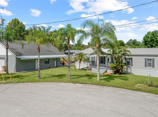 55805 CARROLL STREET, ASTOR, FL 32102