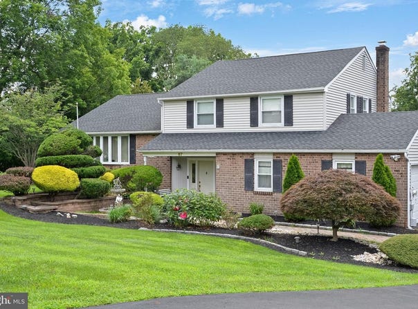 67 WOODLAND DR, SOUTHAMPTON, PA 18966