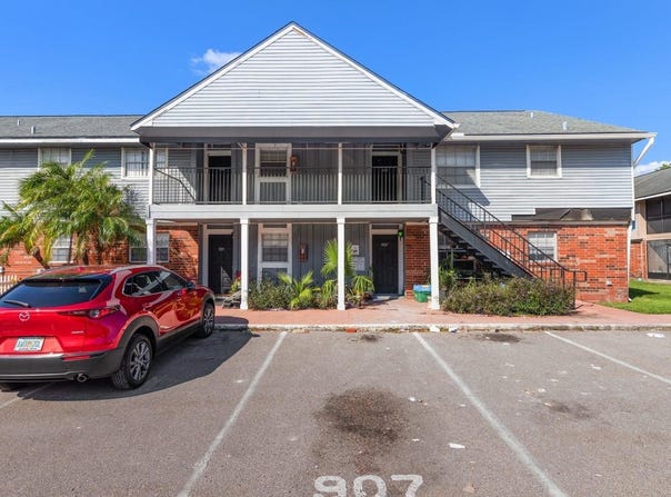 200 COUNTRY CLUB DRIVE, LARGO, FL 33771