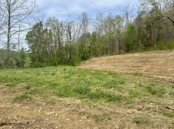 Howells Mill Rd., Ona, WV 25545