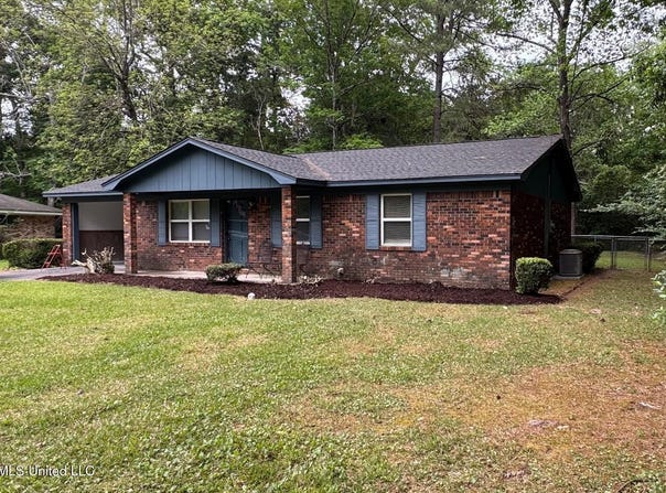 601 Lakewood Loop, Hattiesburg, MS 39402