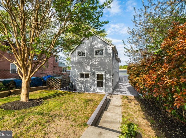 411 EDGEWATER AVENUE, WESTVILLE, NJ 08093