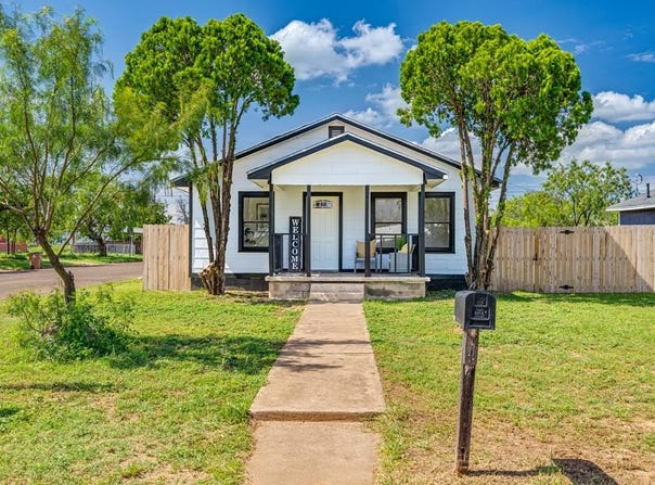 302 E 38th St, San Angelo, TX 76903