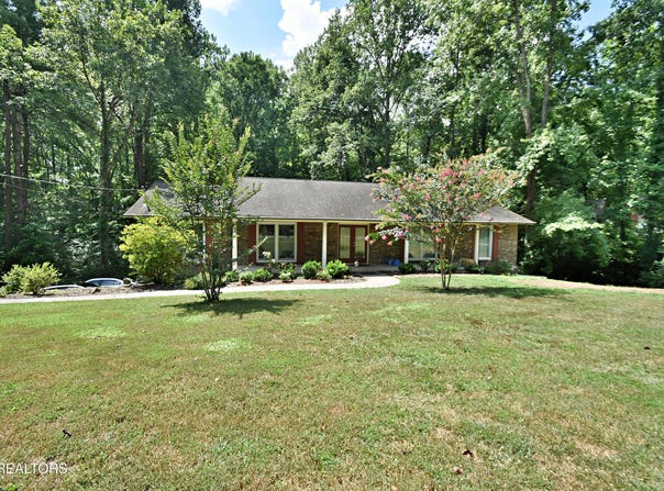 100 Greystone Drive, Oak Ridge, TN 37830