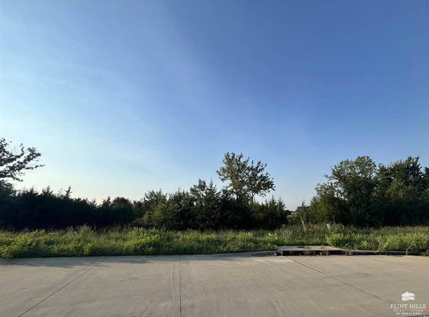 4860 Nature Avenue, Manhattan, KS 66502