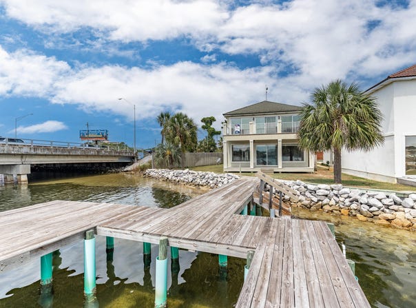 901 Lighthouse Road, Fort Walton Beach, FL 32547