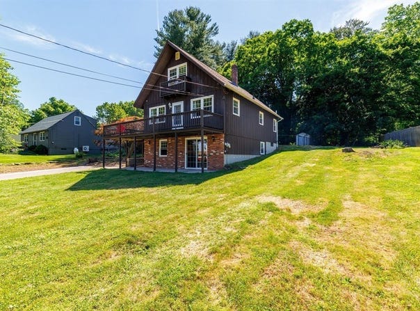 33 Lakeview Ave, Dudley, MA 01571