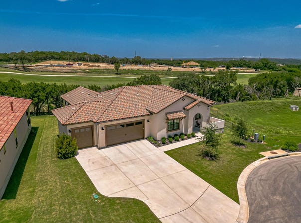 302 Sprinting Peak DR, San Marcos, TX 78666