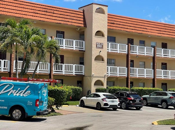 8901 Sunrise Lakes Boulevard, Sunrise, FL 33322