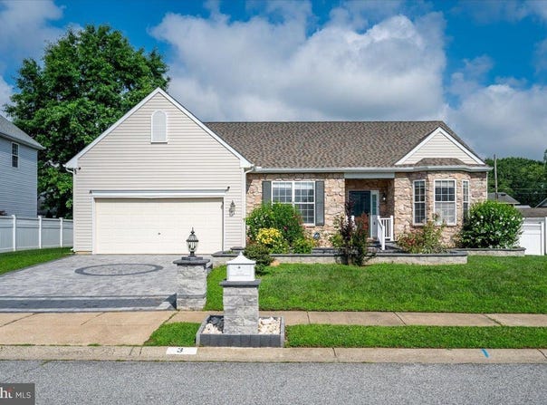 3 HATHAWAY COURT, NEW CASTLE, DE 19720