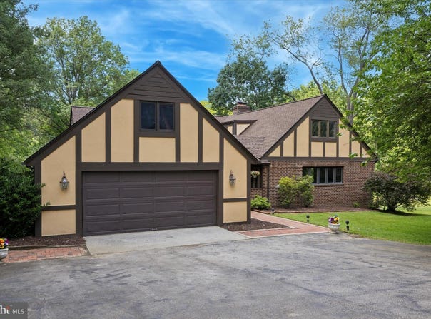 605 SPRING LANE, PHILADELPHIA, PA 19128