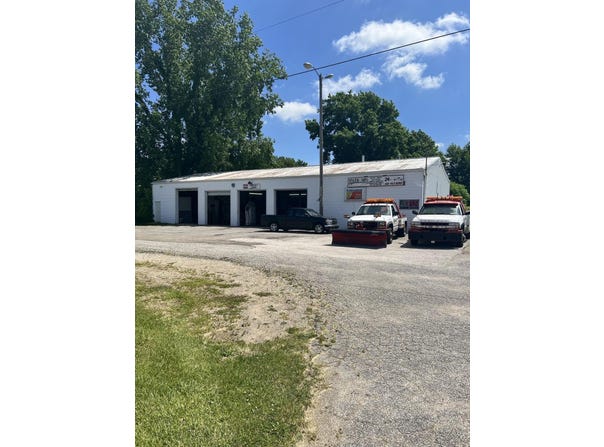 233 N M 140, Watervliet, MI 49098