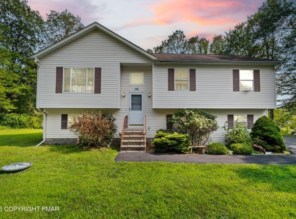 85 Church Avenue, Mount Pocono, PA 18344