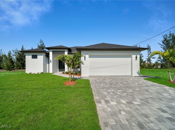 3913 NE 9th Avenue, Cape Coral, FL 33909