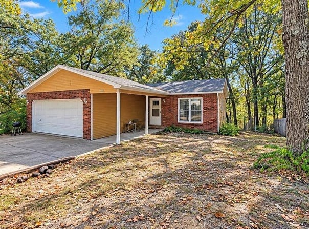 16958 Hemlock Lane, Saint Robert, MO 65584